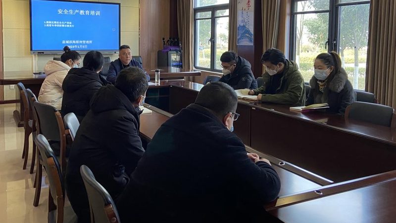 线上与线下心理咨询师培训课程，如何选择更适合自己的路径？**
